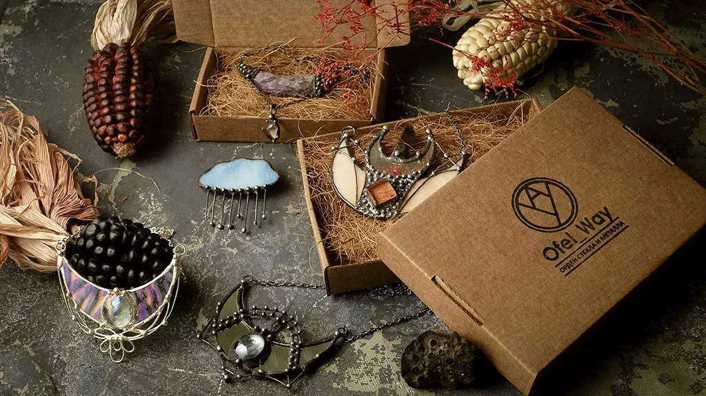 South Wind pendant