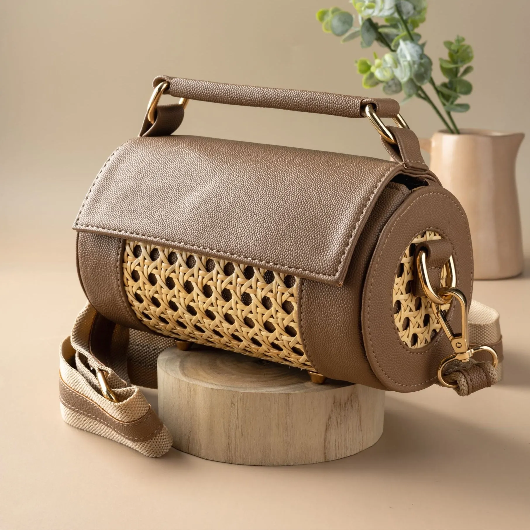 Tan Meadow Roller Clutch