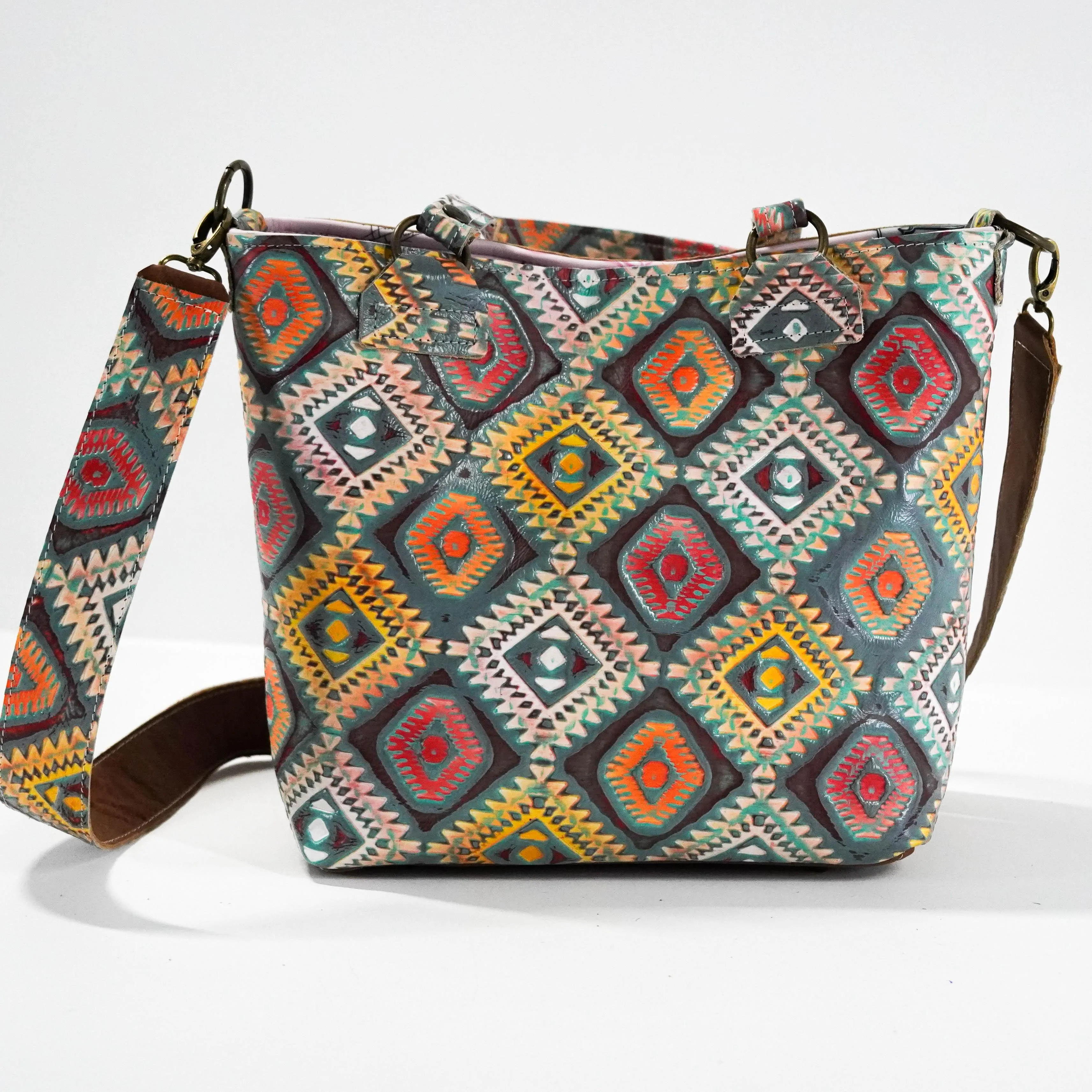 Taylor - No Hide w/ Rainbow Aztec