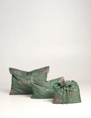 TRAVEL SET