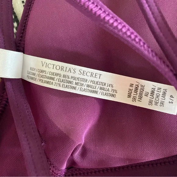 Victoria's Secret Sport Purple Sports Bra Mesh V Strap Caged Back size Small NEW