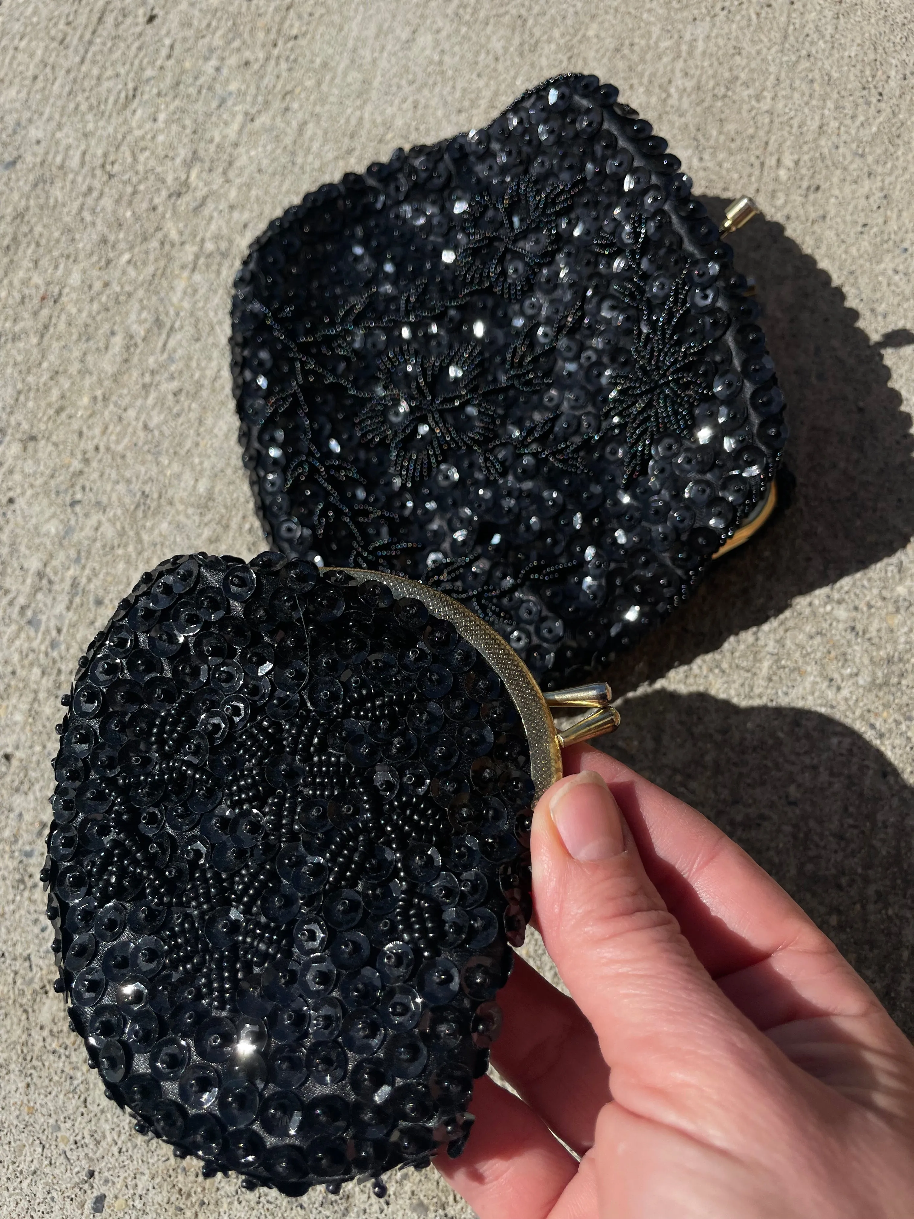 Vintage Black Beaded Purse with Flower Design