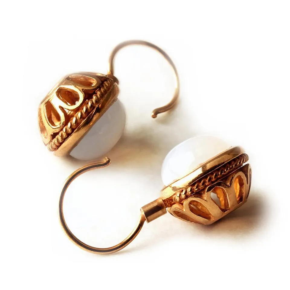 Vintage looking earrings- rose gold romantic jewelry