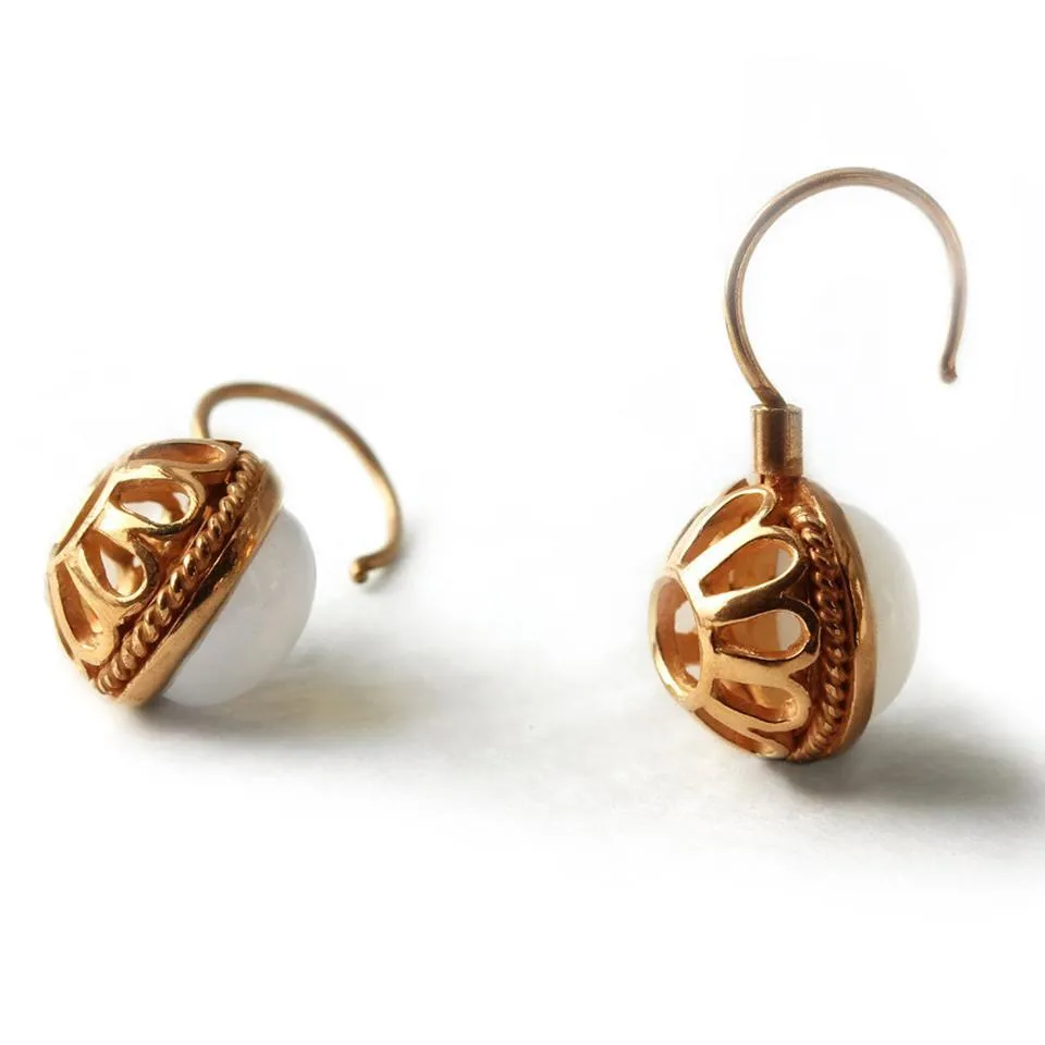 Vintage looking earrings- rose gold romantic jewelry