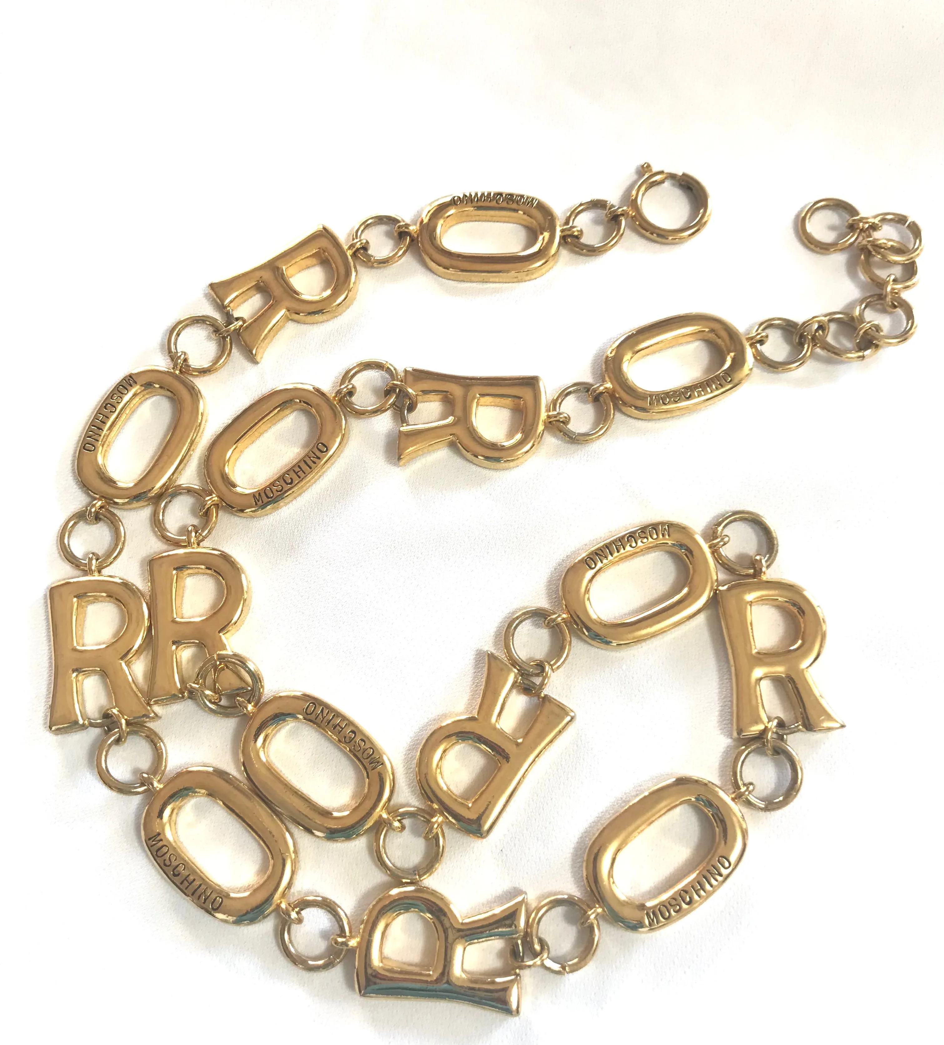 Vintage Moschino chain statement necklace with golden O and R letter charms with logos. 050323re5