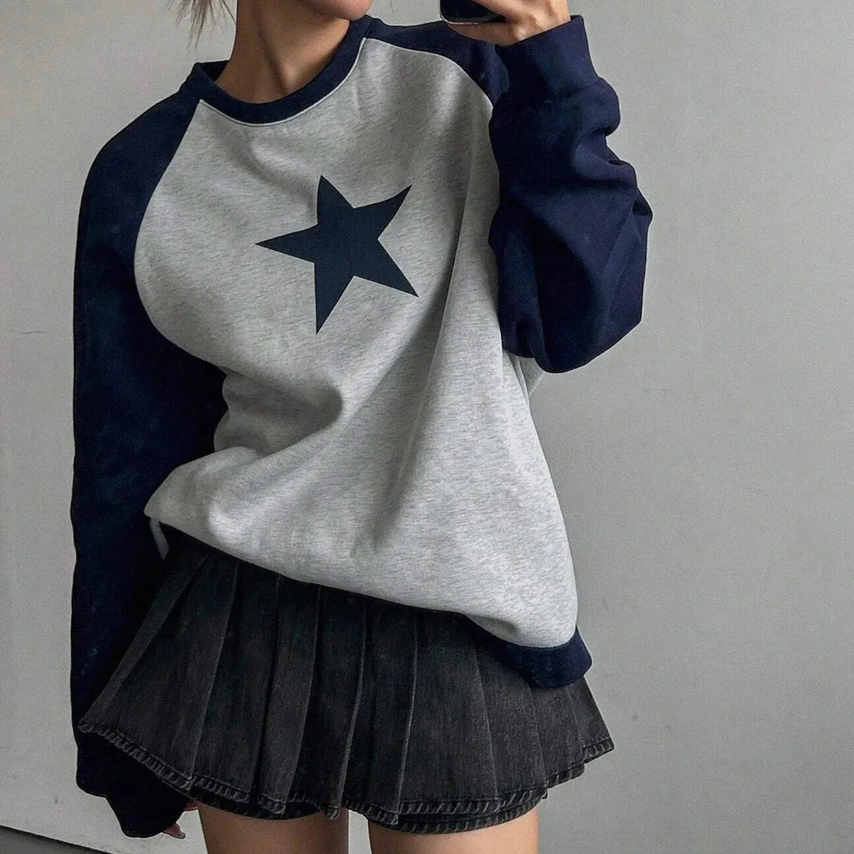 Women's Autumn & Winter Sweatshirt – Korean Contrast Color Star Print Long Sleeve Crew Neck | High Street Fashion Sweatshirts