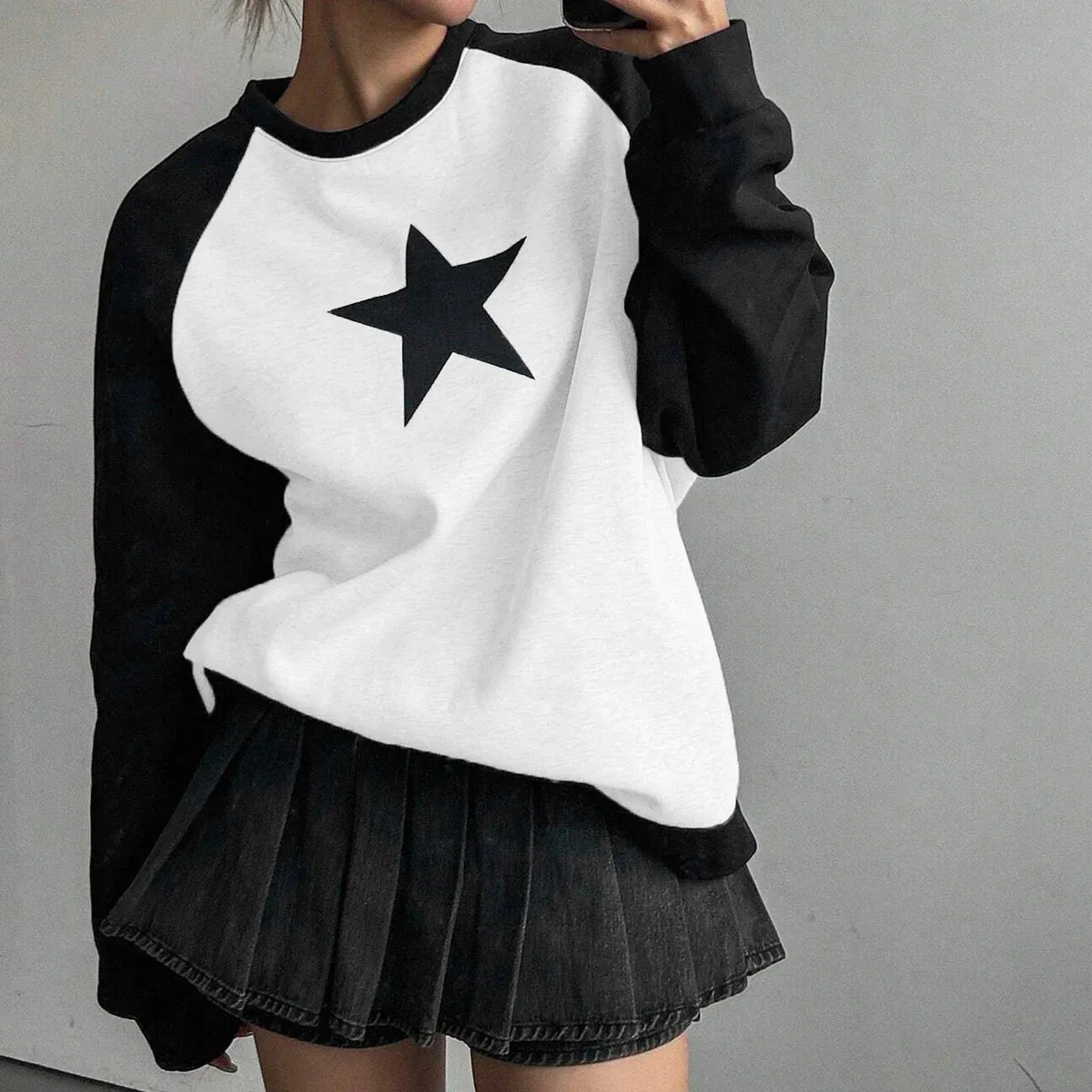 Women's Autumn & Winter Sweatshirt – Korean Contrast Color Star Print Long Sleeve Crew Neck | High Street Fashion Sweatshirts