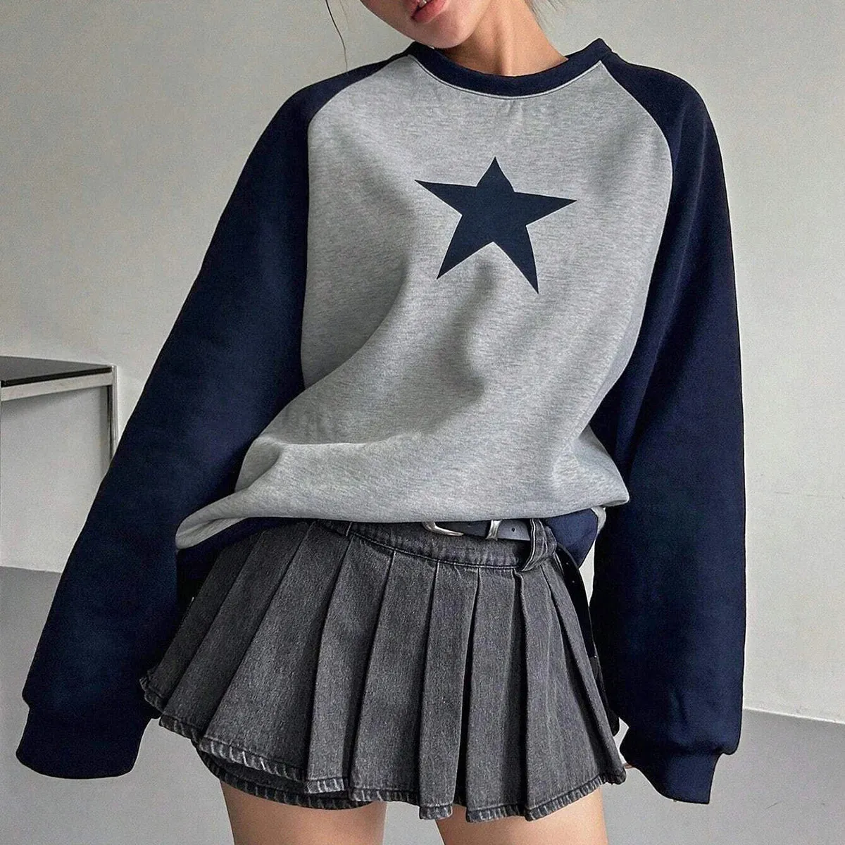 Women's Autumn & Winter Sweatshirt – Korean Contrast Color Star Print Long Sleeve Crew Neck | High Street Fashion Sweatshirts