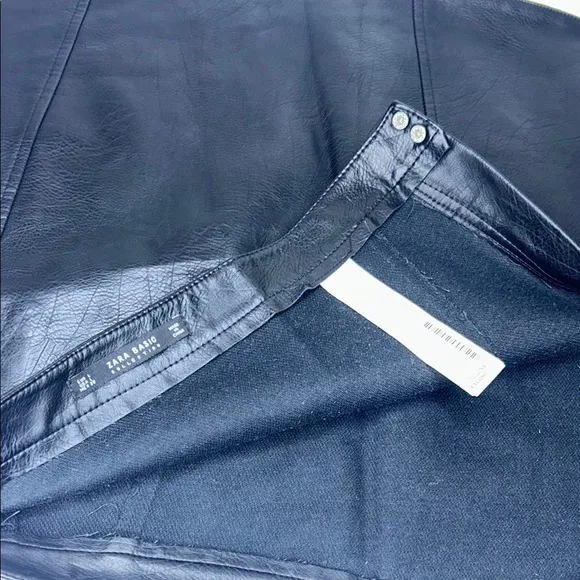 Zara Leather Black A-Line Mini Skirt Size Large